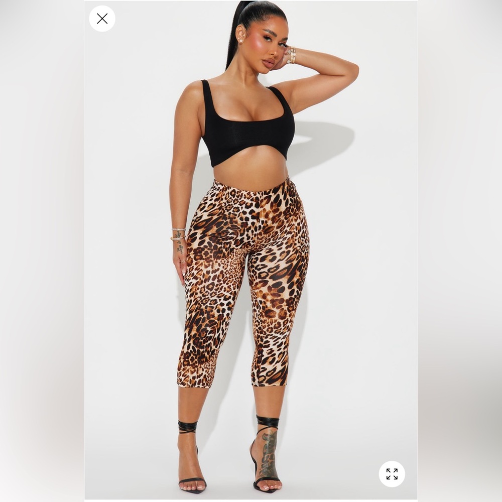Fashion Nova Leopard Print Capri Leggings